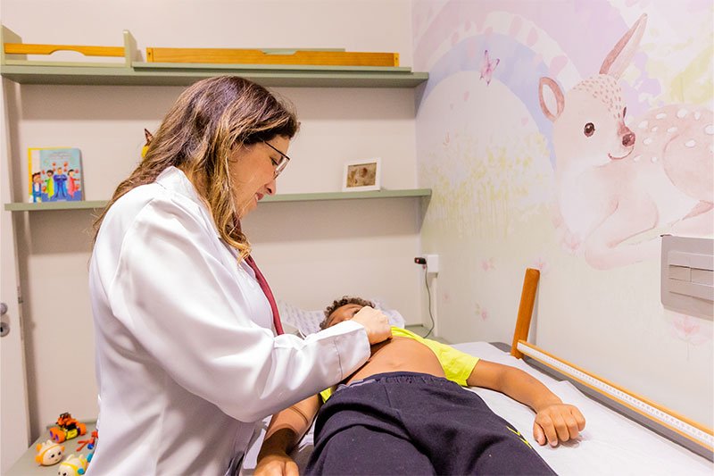 Consulta pediátrica com a Dra. Marina Souza